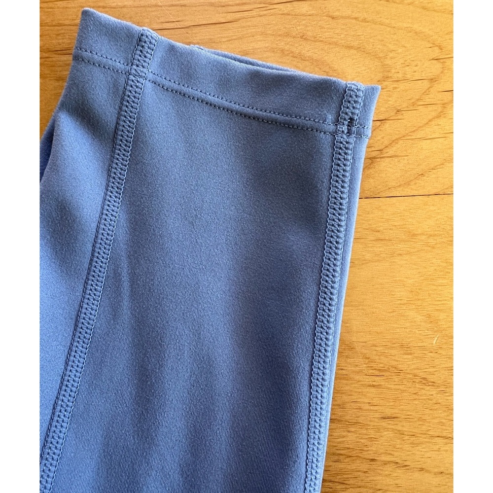 Carbon38 High Rise 7/8 Legging with Pockets in Cloud Compression Indigo - Picture 5 of 5